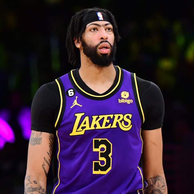 Anthony Davis exits Game 5 between Lakers-Warriors due to Head Injury
